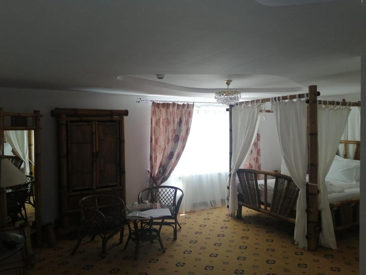 Pensiunea Rosenau Rîşnov Luaran gambar