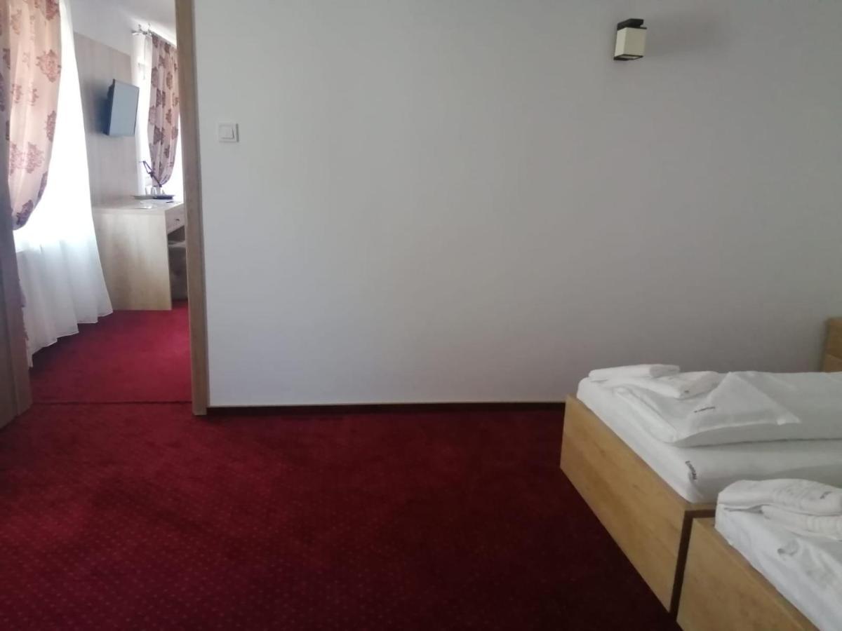 Pensiunea Rosenau Rîşnov Luaran gambar