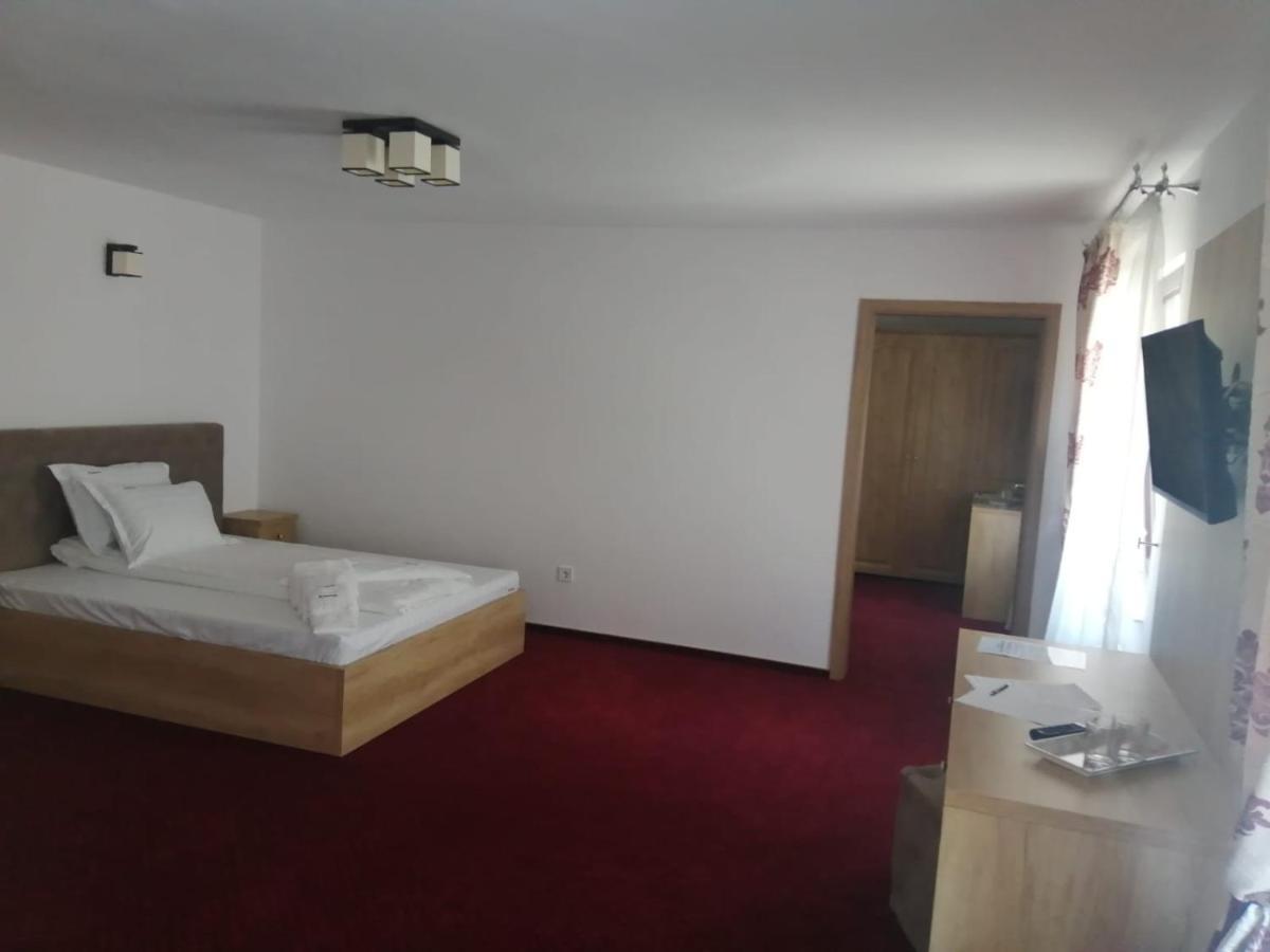 Pensiunea Rosenau Rîşnov Luaran gambar