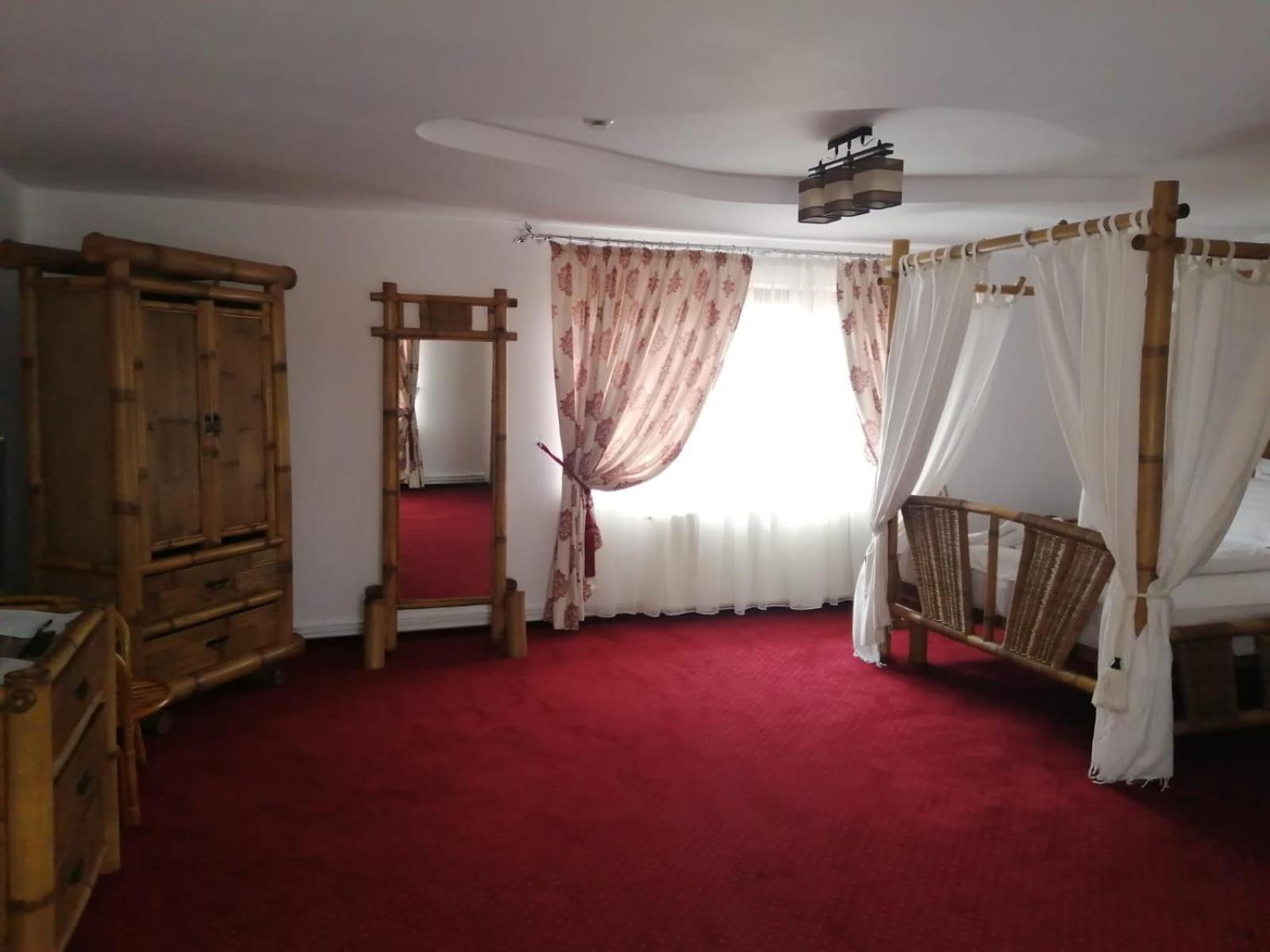 Pensiunea Rosenau Rîşnov Luaran gambar
